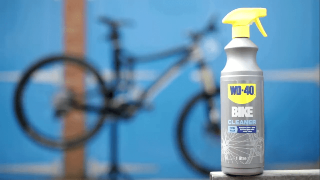 ניקוי אופניים במהירות עם WD40