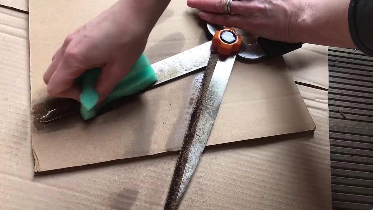 wd40 garden shears