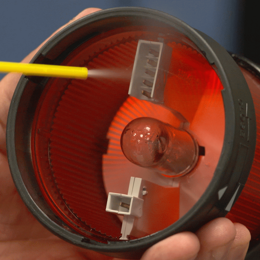 WD40_SPECIALIST_FAST_DRYING_CONTACT_CLEANER_400ML_Usage_1-1.gif