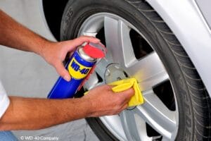 כיצד לנקות ג'נטים עם WD-40