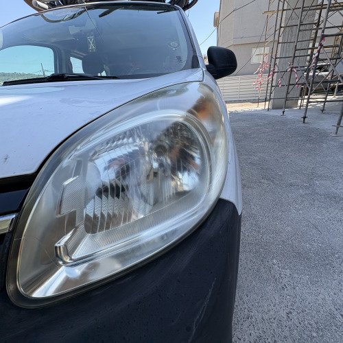 שחזור פנסי הרכב רנו קנגו