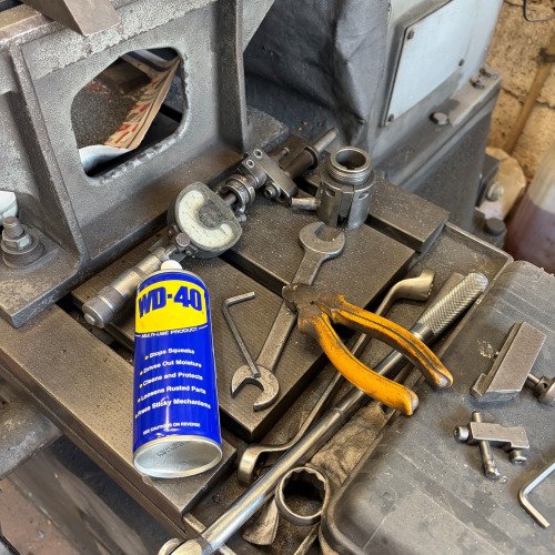 שימון מכונות 2 עם WD-40
